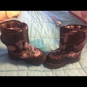 Snow Boots